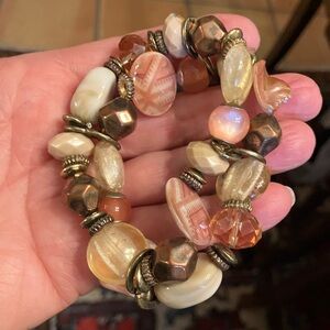MULTI LAYERED STRETCH BRACELET
FEATURING ABALONE, GLASS BEADS